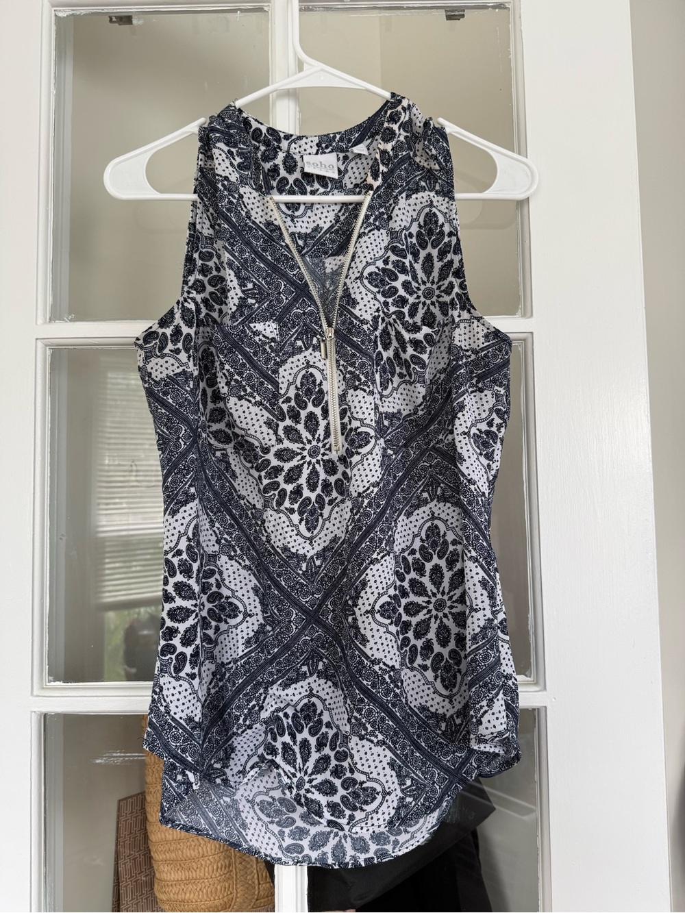 New York & Company Navy and White Printed Zip-Front Sleeveless Top